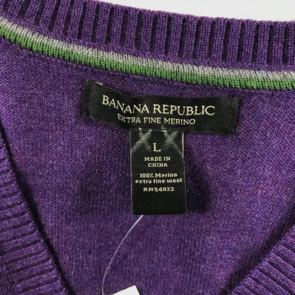 Banana Republic Mens Extra Fine Merino Wool V-Neck Sweater Purple Large